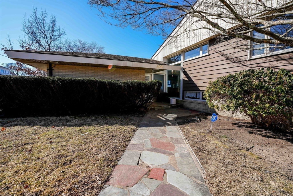 203 Martha St