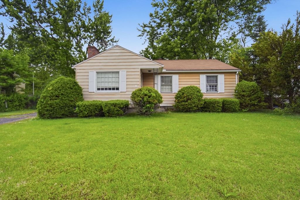 Photo 1 of 25 — 40 West Canton Circle, Springfield, MA 01104