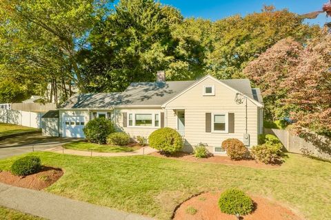 3 Elliot Rd Lynnfield MA 01940