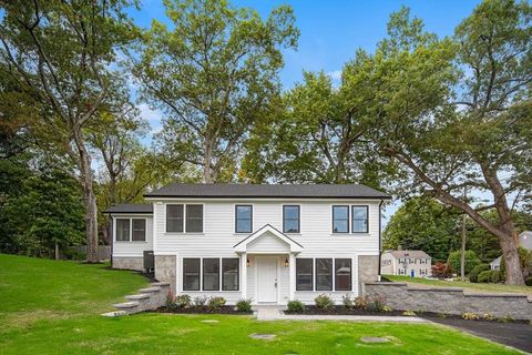 26 Maple St Northborough MA 01532