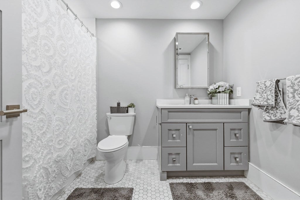 377 W 1st St #5, Boston, MA, 377 W 1st St #5, Boston, MA Photo #23