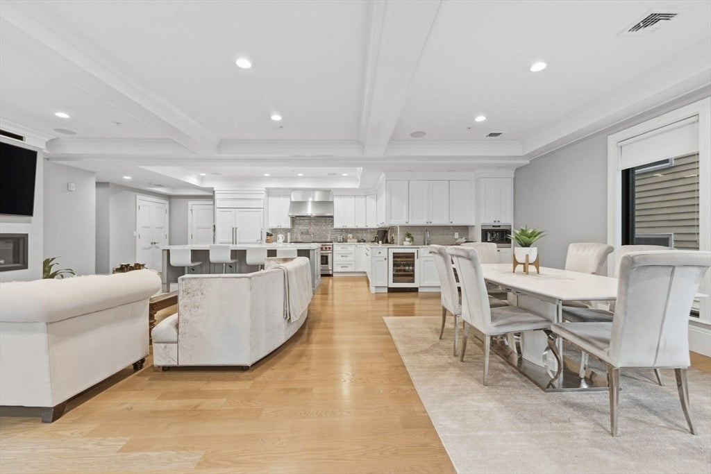 377 W 1st St #5, Boston, MA, 377 W 1st St #5, Boston, MA Photo #10