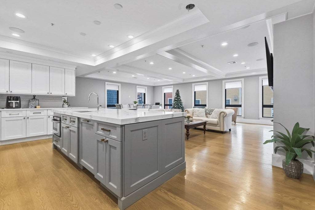 377 W 1st St #5, Boston, MA, 377 W 1st St #5, Boston, MA Photo #3