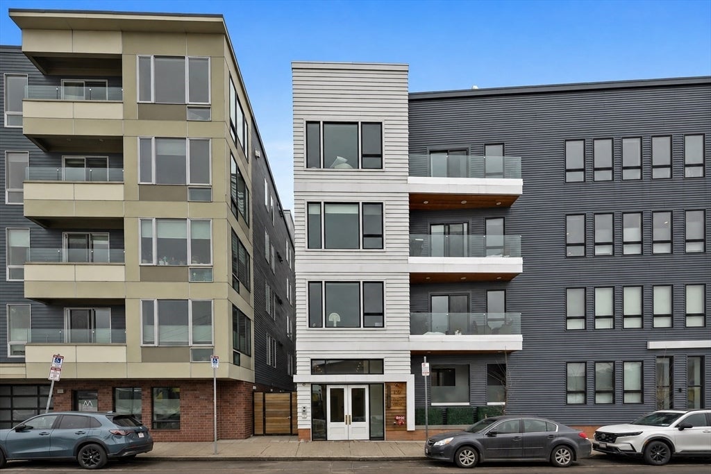Photo of 377 W 1st St, Boston, MA
