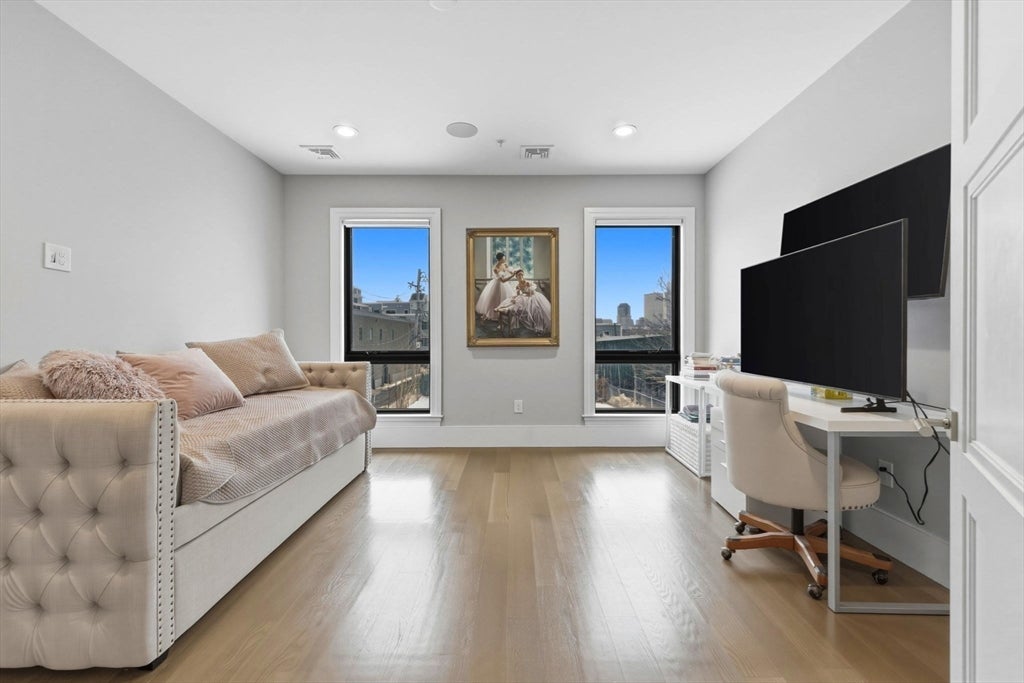 377 W 1st St #5, Boston, MA, 377 W 1st St #5, Boston, MA Photo #22