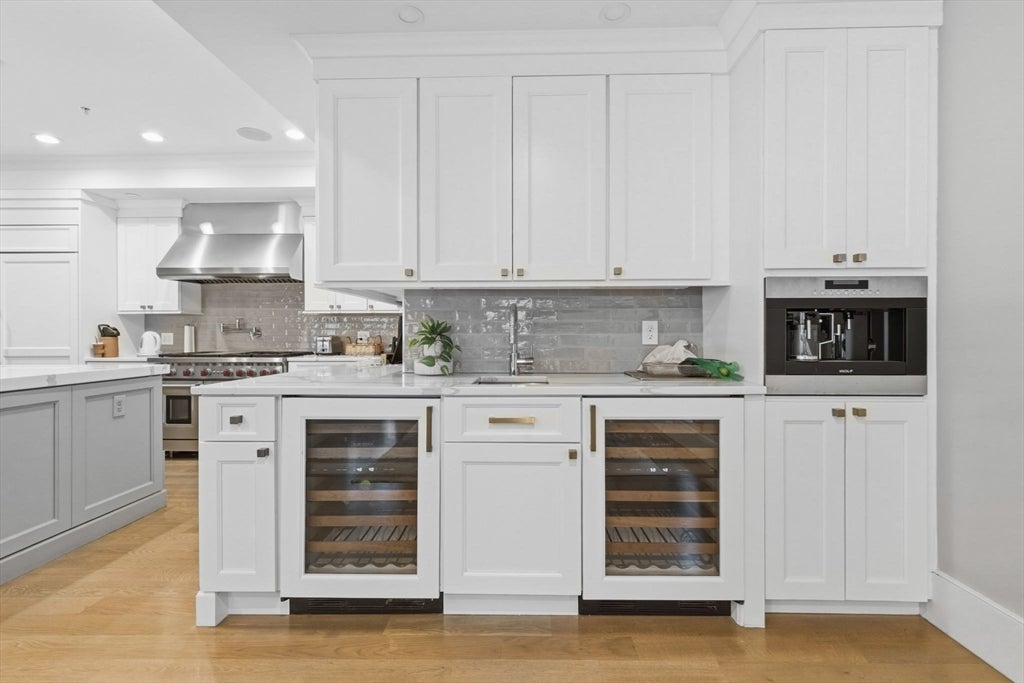 377 W 1st St #5, Boston, MA, 377 W 1st St #5, Boston, MA Photo #6