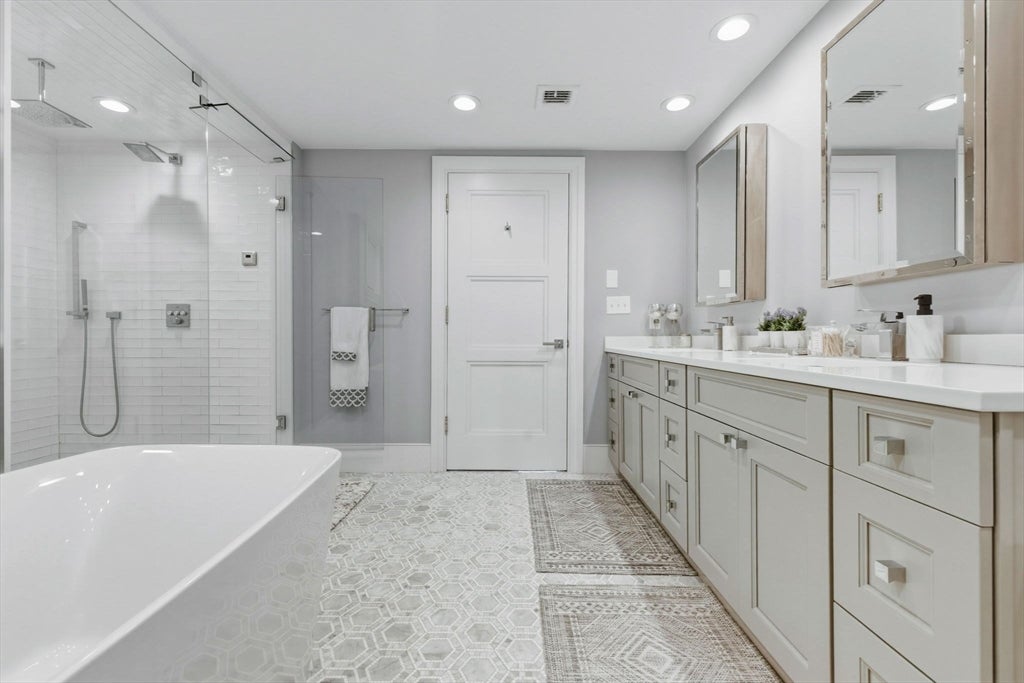 377 W 1st St #5, Boston, MA, 377 W 1st St #5, Boston, MA Photo #17