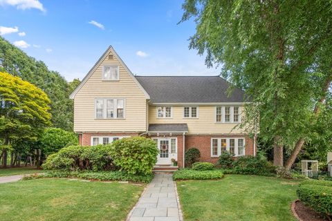 17 Atwood St Wellesley MA 02482