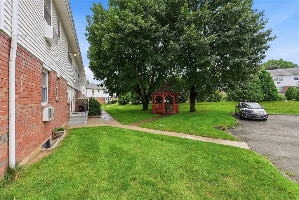 90 Colonial Circle #D, Chicopee, MA, 90 Colonial Circle #D, Chicopee, MA Photo #24