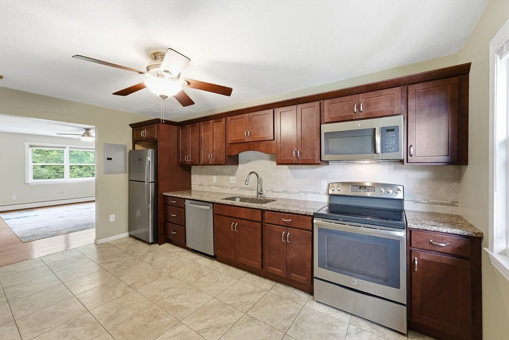 90 Colonial Circle #D, Chicopee, MA, 90 Colonial Circle #D, Chicopee, MA Photo #8