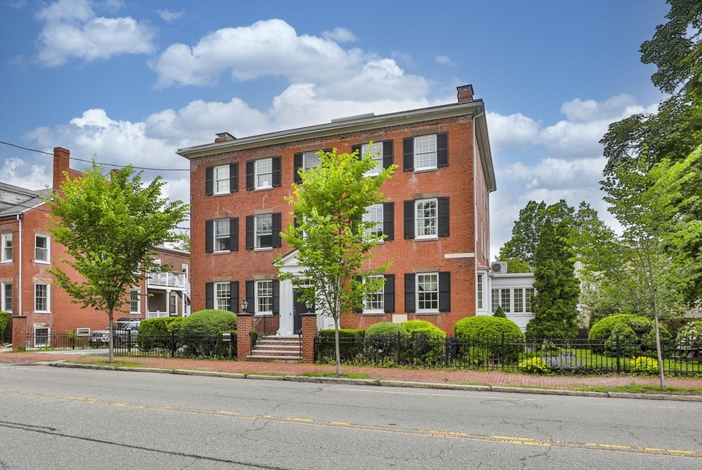 View Newburyport, MA 01950 condo