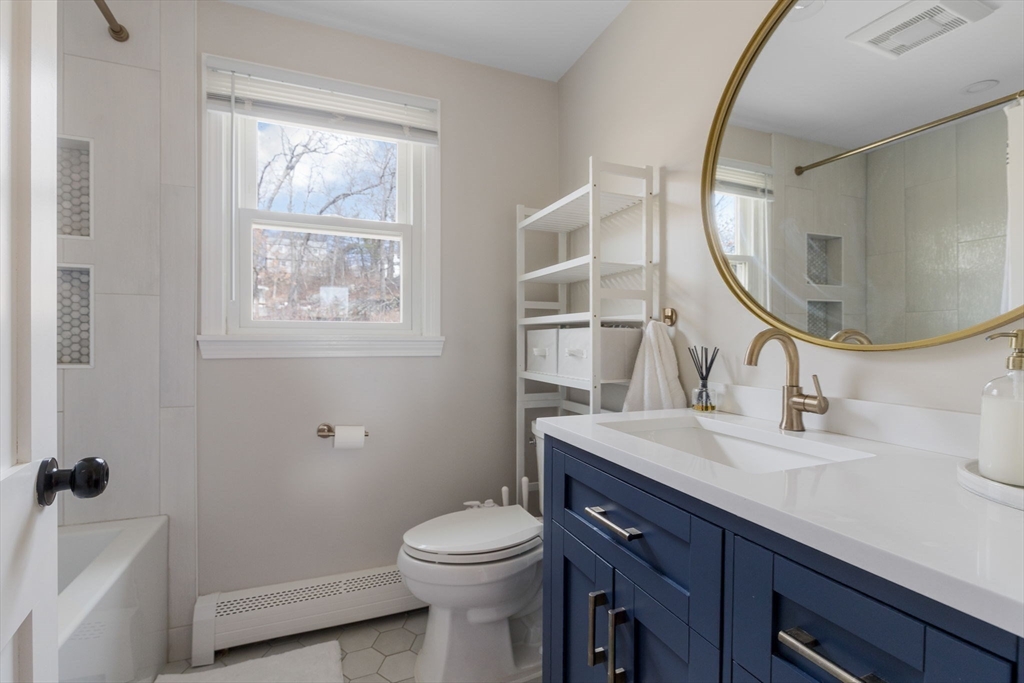 Dedham, Massachusetts 02026, United States, 4 Bedrooms Bedrooms, ,3 BathroomsBathrooms,Residential,Contingent,92566