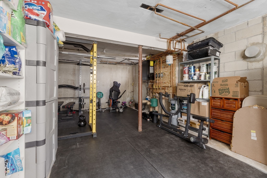 Dedham, Massachusetts 02026, United States, 4 Bedrooms Bedrooms, ,3 BathroomsBathrooms,Residential,Contingent,92566