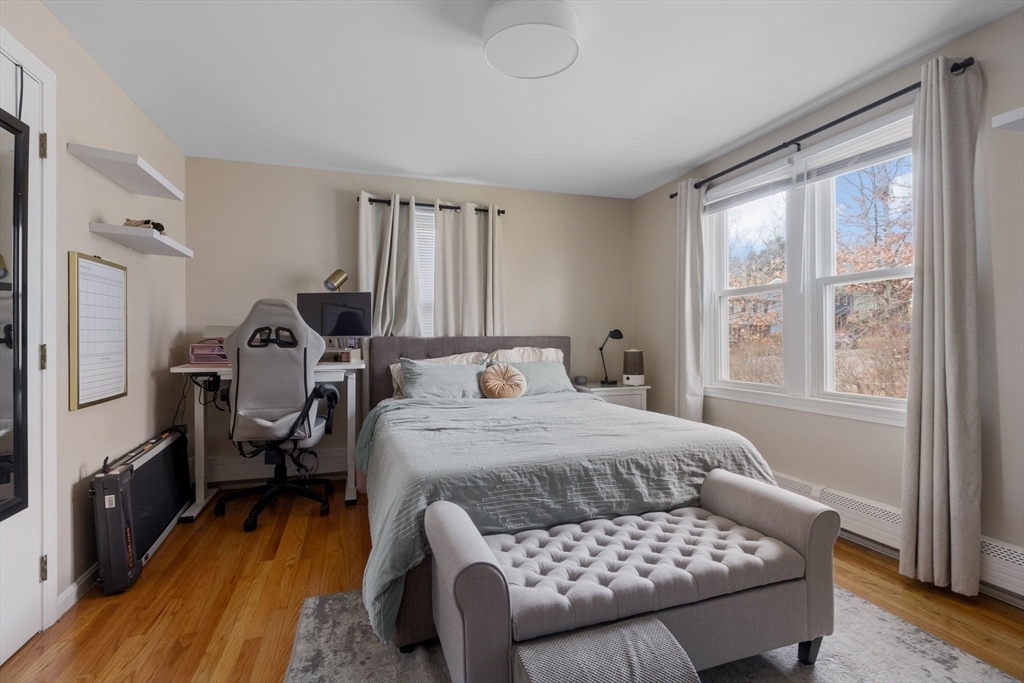 Dedham, Massachusetts 02026, United States, 4 Bedrooms Bedrooms, ,3 BathroomsBathrooms,Residential,Contingent,92566