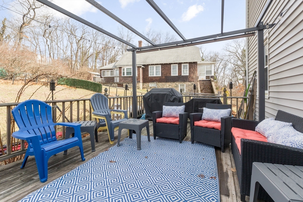 Dedham, Massachusetts 02026, United States, 4 Bedrooms Bedrooms, ,3 BathroomsBathrooms,Residential,Contingent,92566