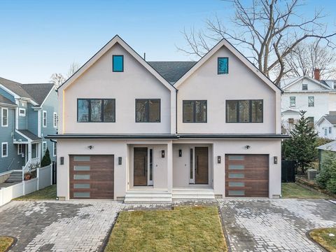 Photo of 123-125 Waban St #123, Newton, MA 02458 (MLS # 73463540)