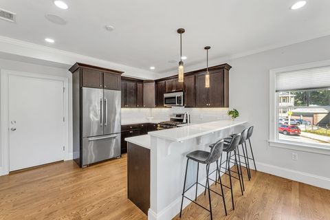 18 Robert St 4 Boston MA 02131