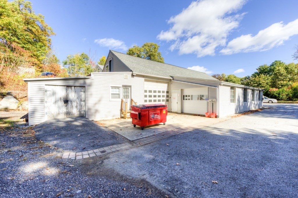 32 Boston Rd