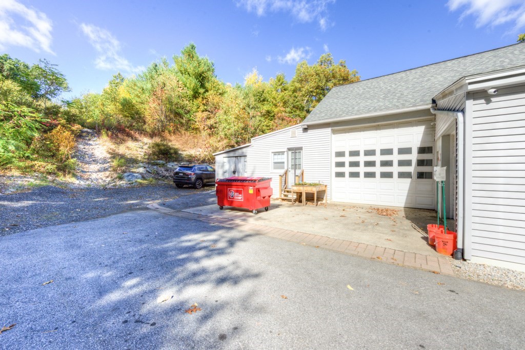 32 Boston Rd