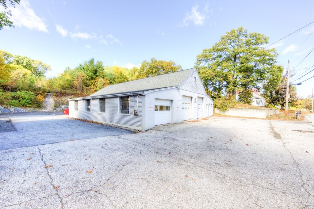 32 Boston Rd
