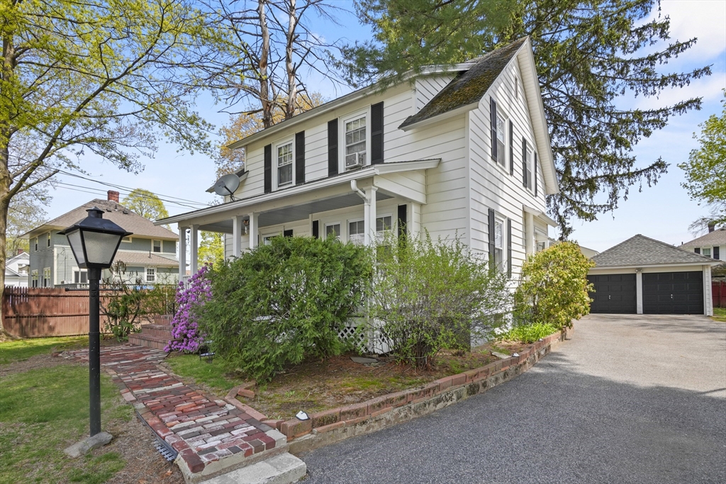 23 Gleason Rd