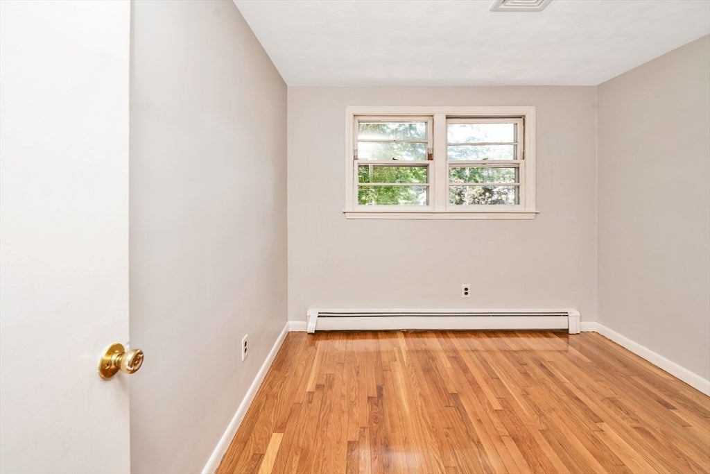 11 Coweeset Dr, Brockton, MA Photo #17