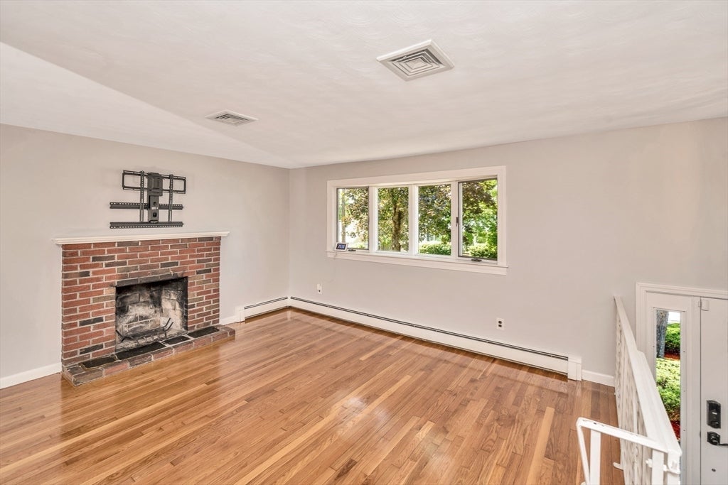 11 Coweeset Dr, Brockton, MA Photo #13