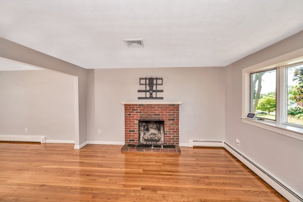 11 Coweeset Dr, Brockton, MA Photo #14