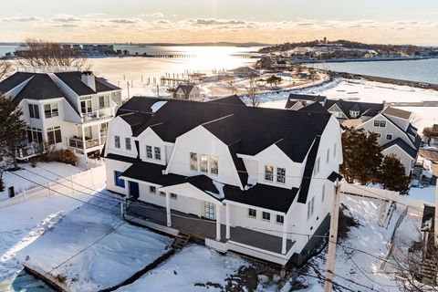 15 Glover Ave Hull MA 02045