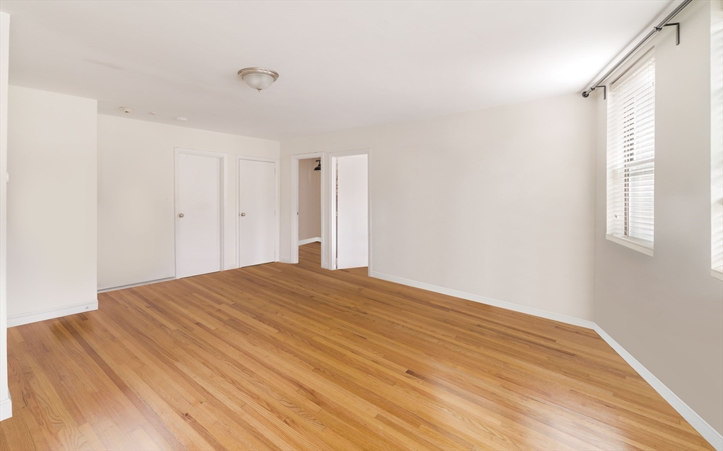 5 N Margin St 3