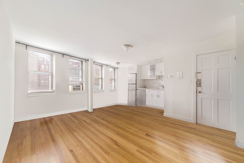 5 N Margin St 3