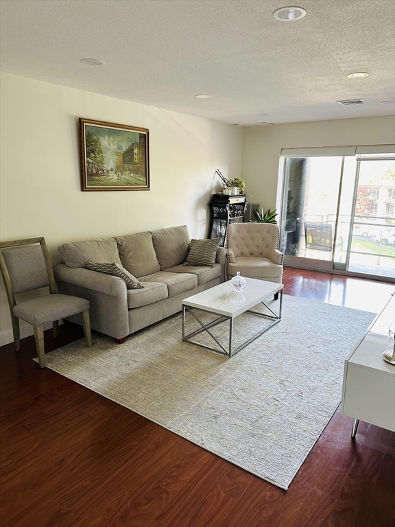 1202 Greendale Ave 135