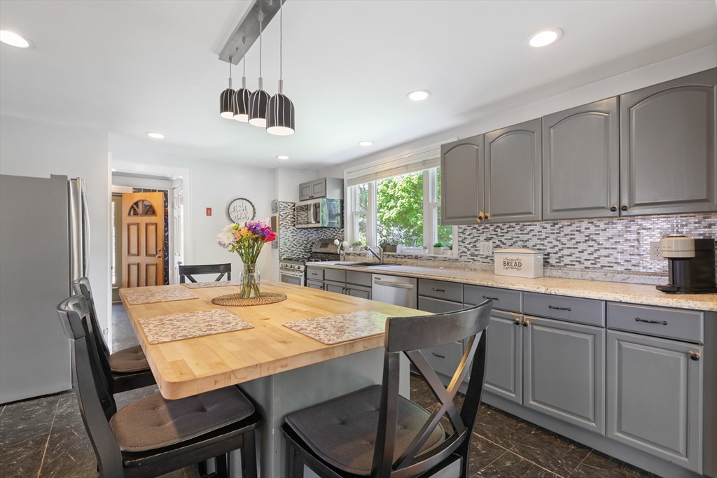 30 Hutchinson St, Winthrop, MA Photo #15