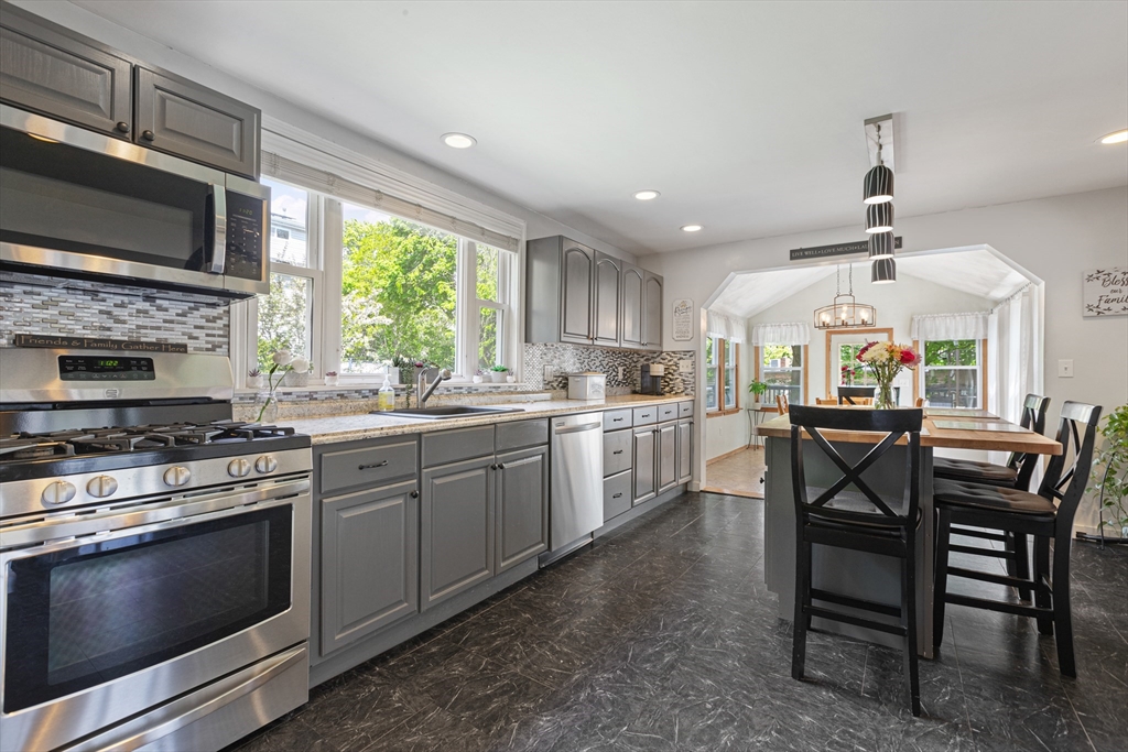 30 Hutchinson St, Winthrop, MA Photo #12