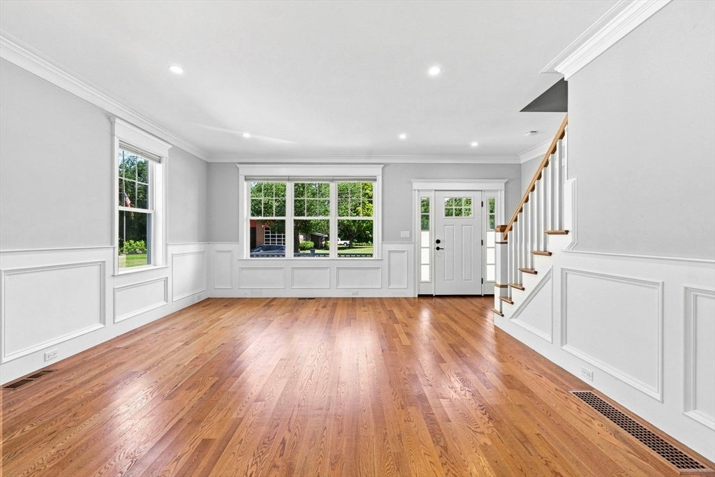 698 Trapelo Road, Waltham, MA, 698 Trapelo Road, Waltham, MA Photo #2