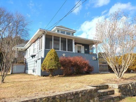 44 Ferrier St. North Smithfield RI 02896