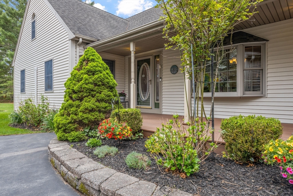 83 Micajah Pond Rd, Plymouth, MA Photo #2