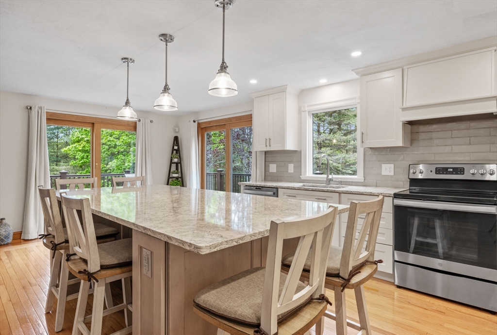 83 Micajah Pond Rd, Plymouth, MA Photo #8