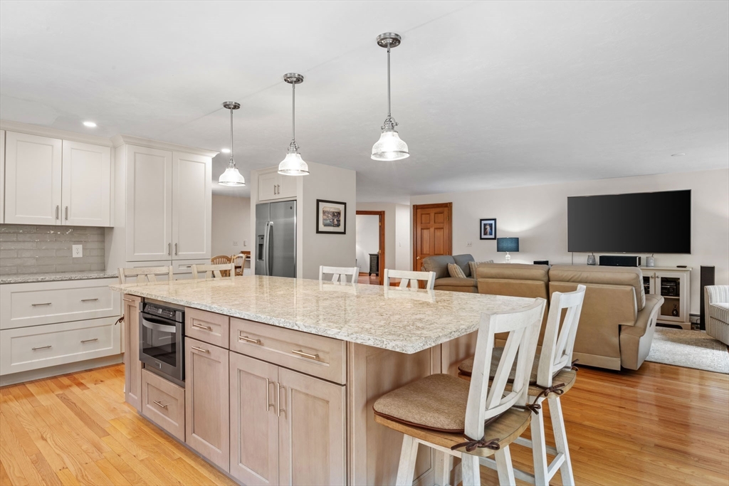 83 Micajah Pond Rd, Plymouth, MA Photo #6
