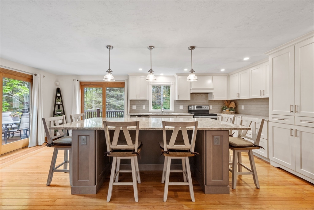 83 Micajah Pond Rd, Plymouth, MA Photo #9