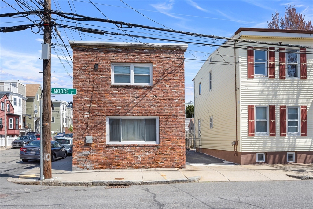 89 Moore & 57 Horace St