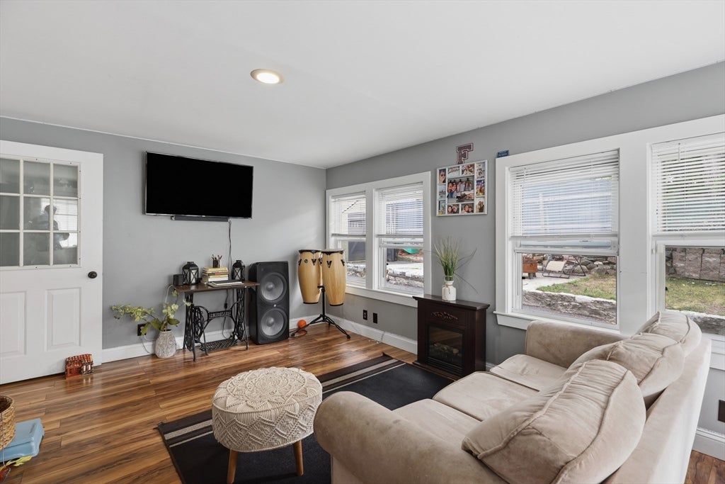 4 Harrison Avenue, Fitchburg, MA Photo #15