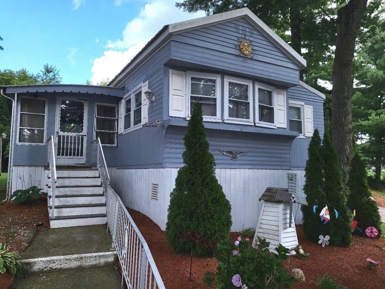 6 Forestdale Drive