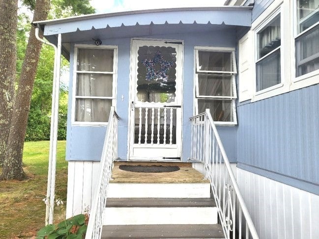 6 Forestdale Drive