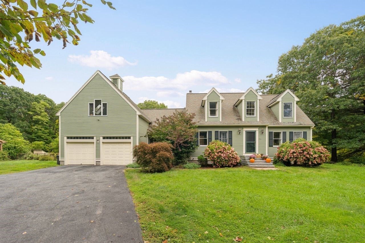 52 Moore Ln, Northborough, MA Photo #1