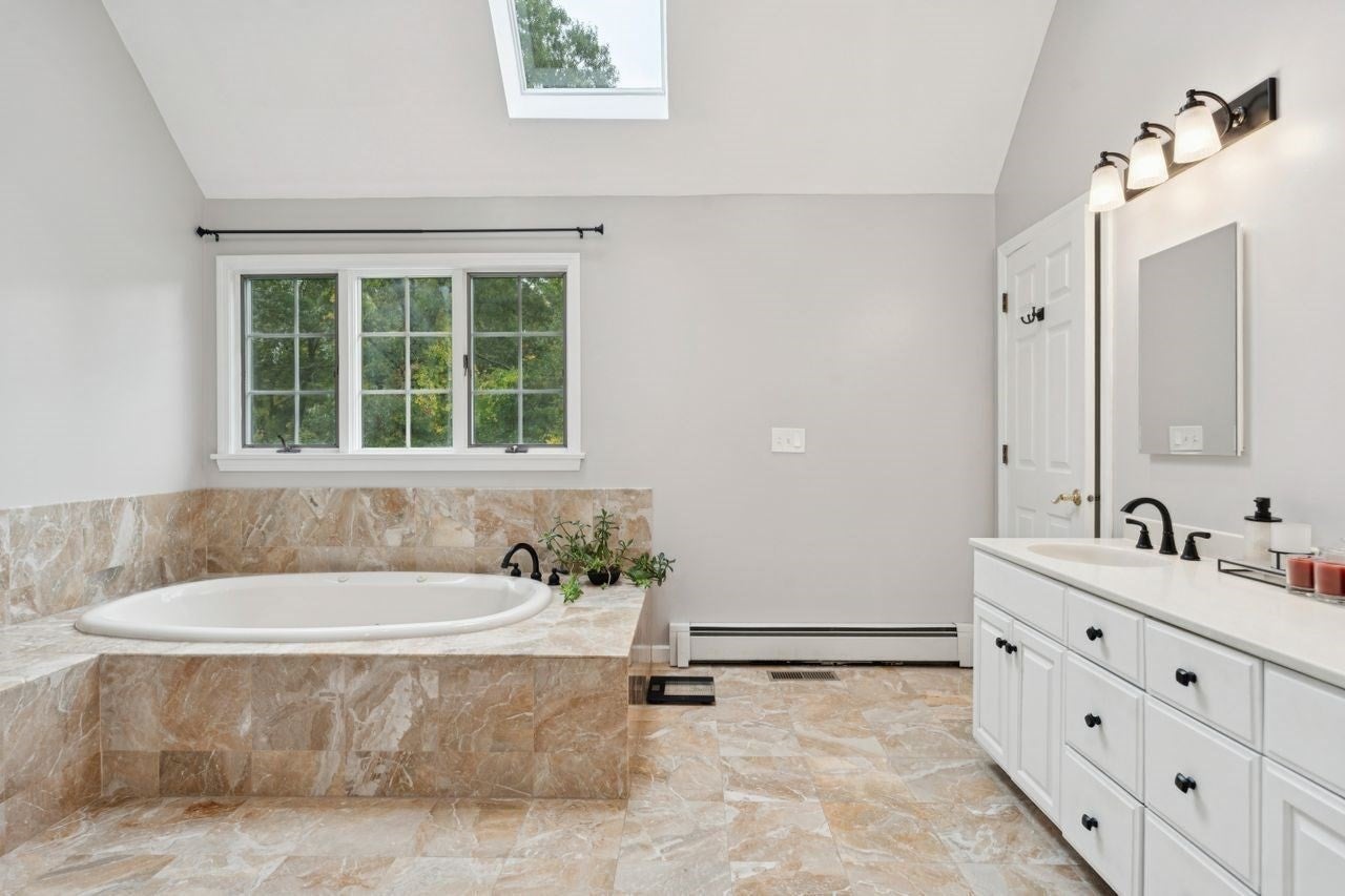52 Moore Ln, Northborough, MA Photo #18