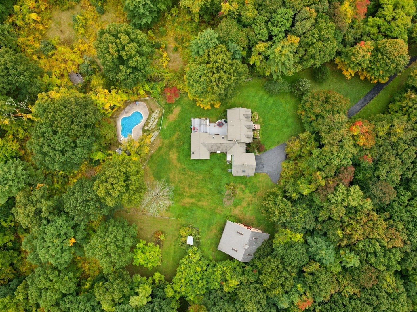 52 Moore Ln, Northborough, MA Photo #2