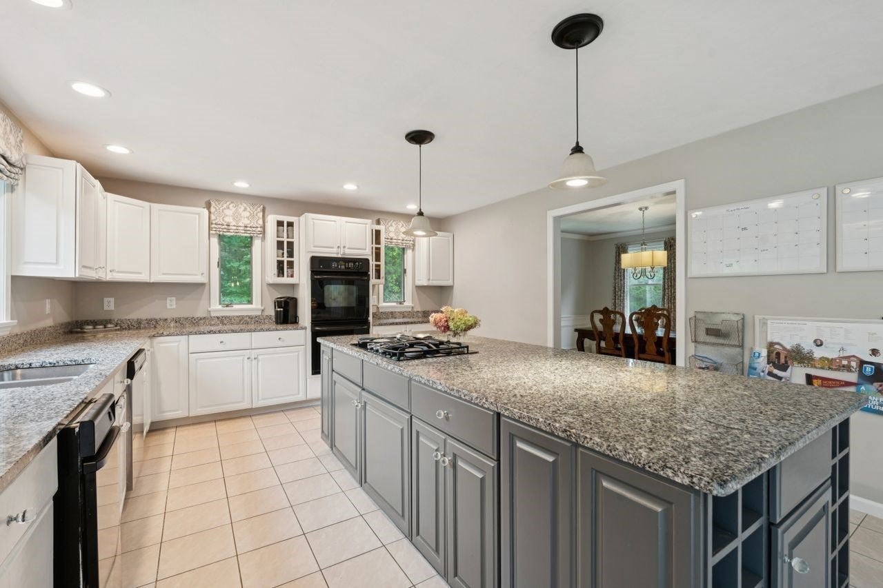 52 Moore Ln, Northborough, MA Photo #5