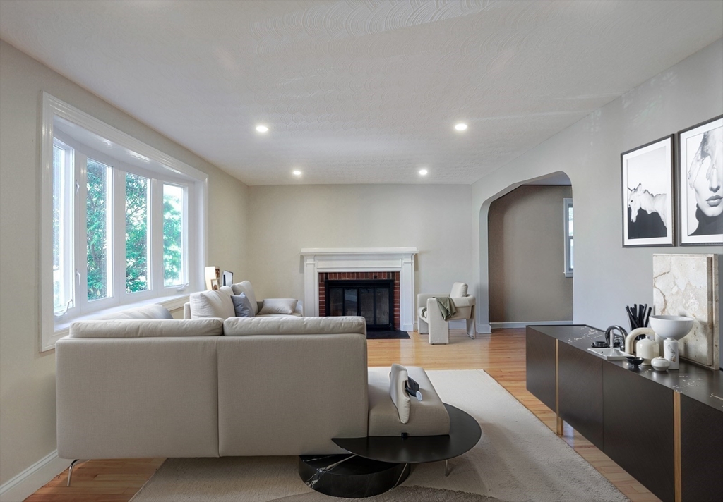 229 Mill St