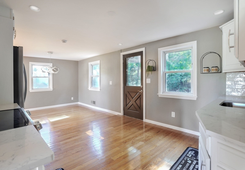 229 Mill St